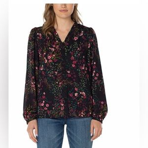 Well Worn Ladies' Button Front Blouse